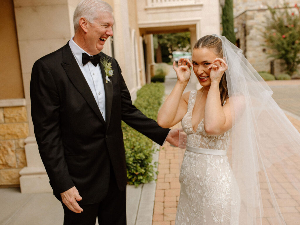 Brides emotional first looks with her father