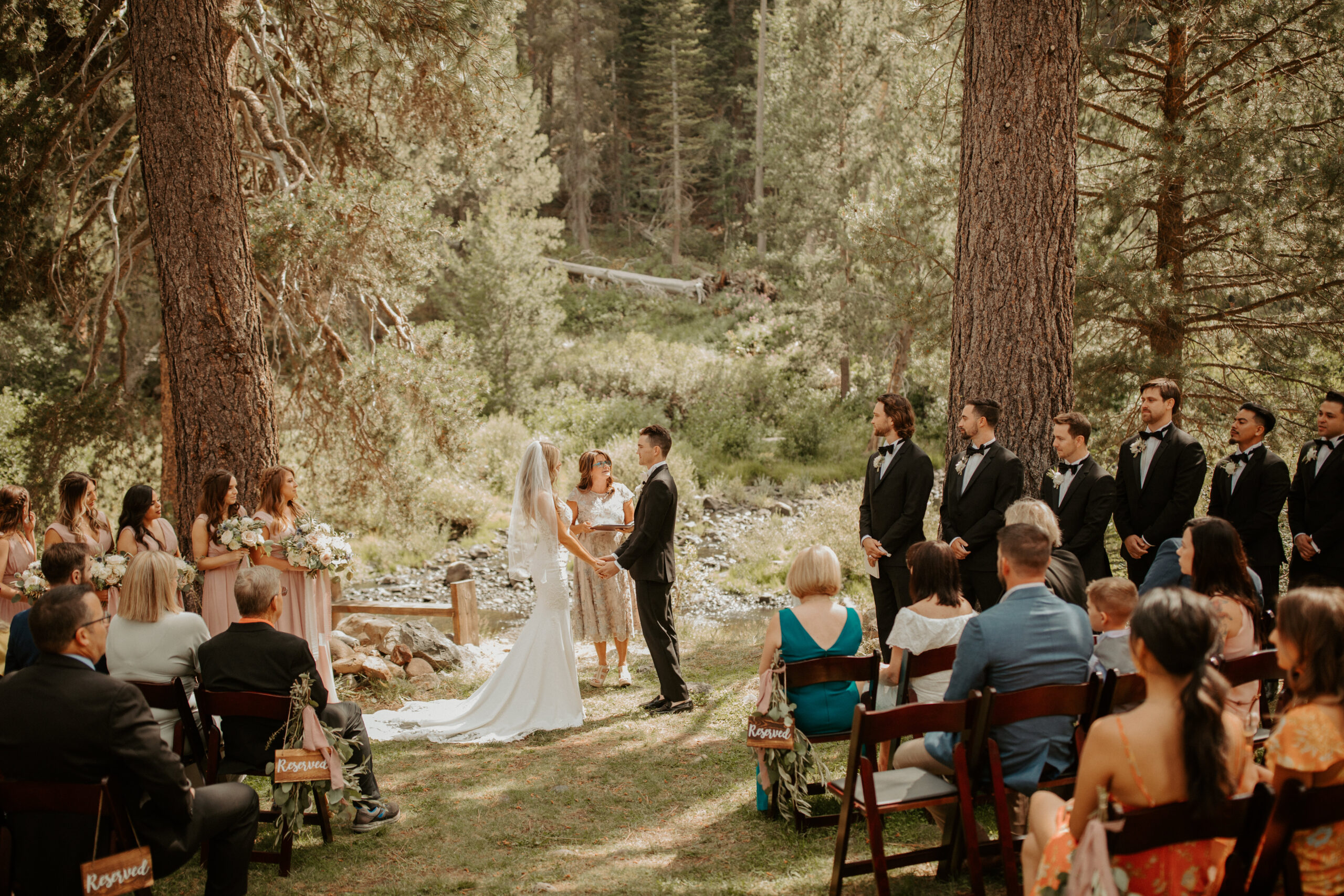 timeless photos of an elegant Tahoe wedding day