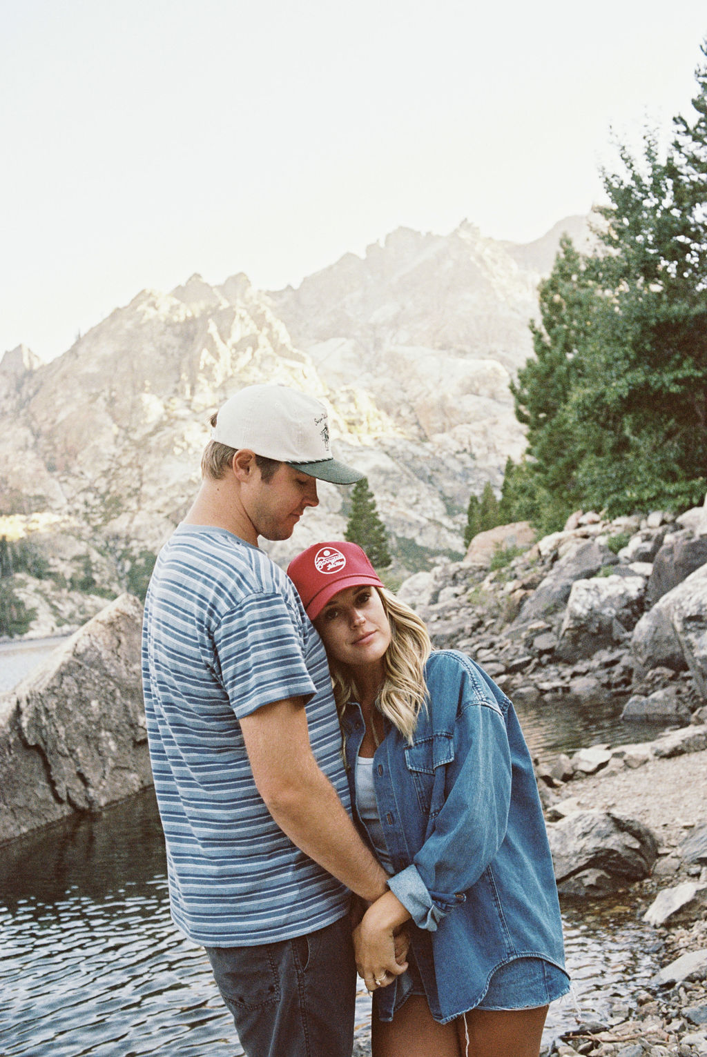 How to plan everything about your adventure mountain engagement photoshoot