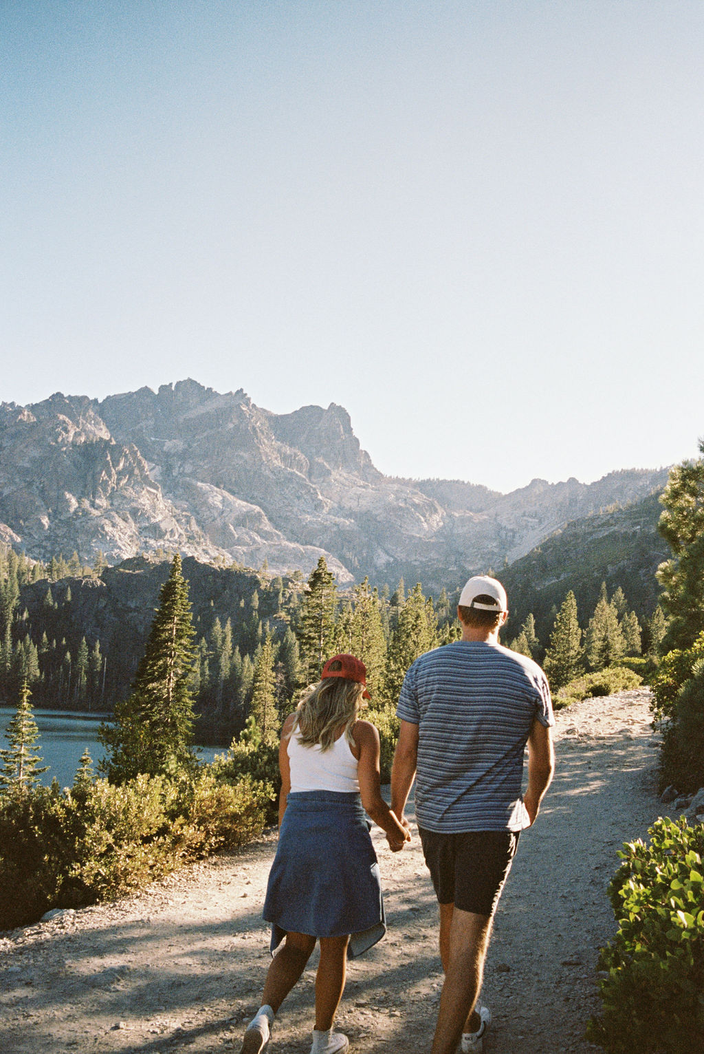 How to plan everything about your adventure mountain engagement photoshoot