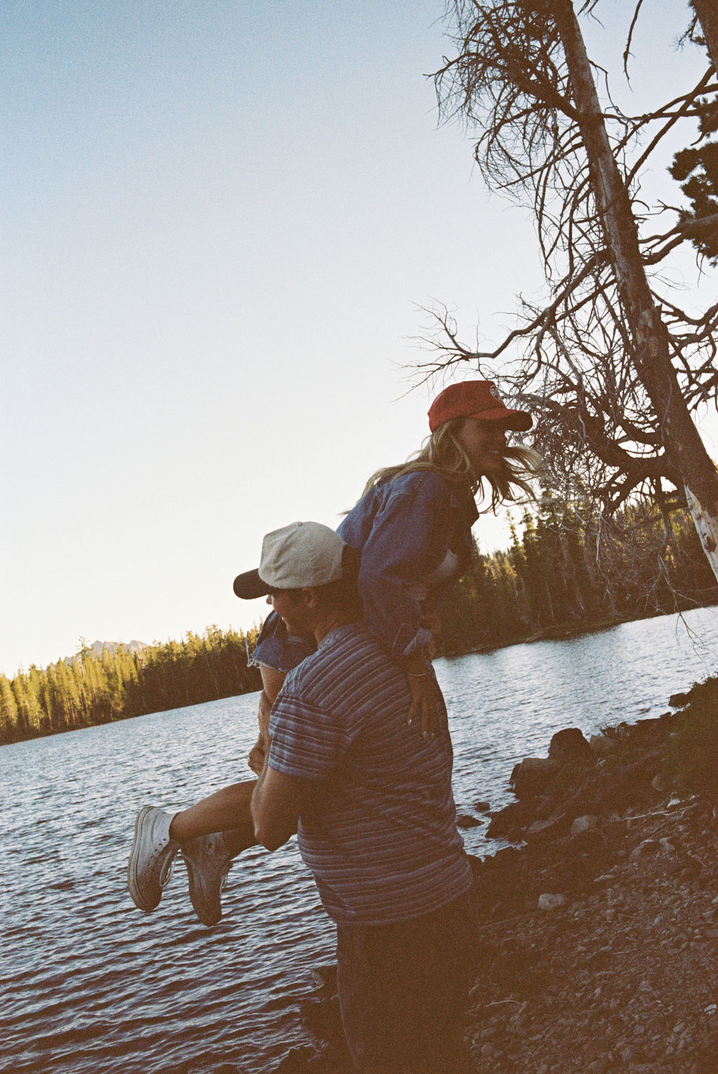 How to plan everything about your adventure mountain engagement photoshoot