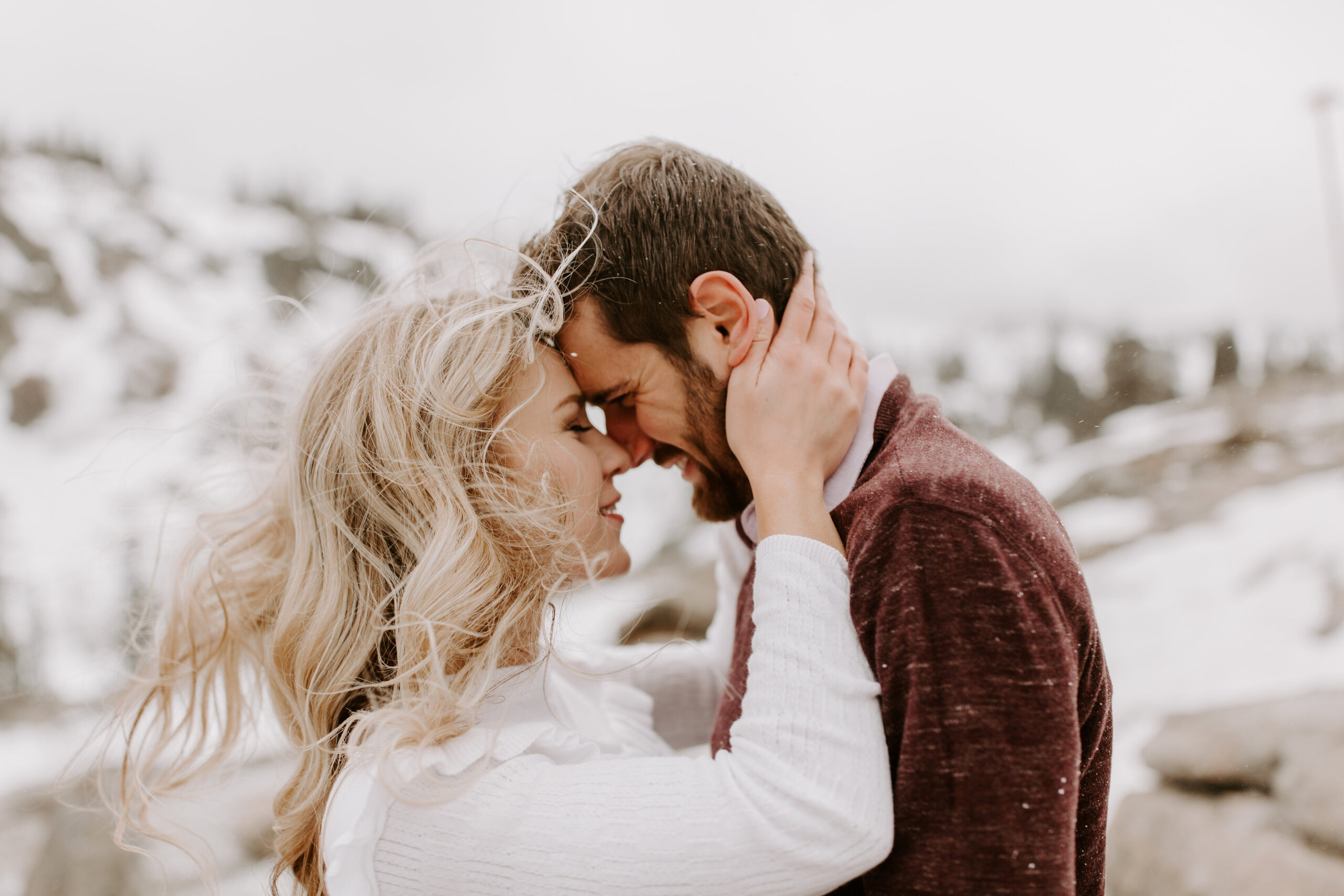 How to plan everything about your adventure mountain engagement photoshoot